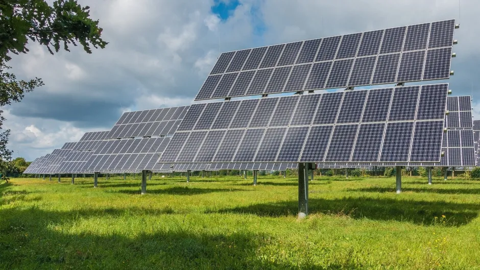 photovoltaic-system-gf579f5209_1920